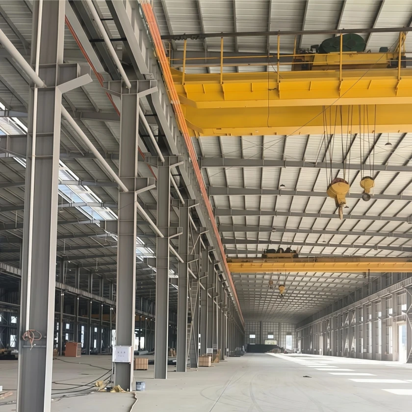Prefabricated Steel Frame Galvanized Industrial Plant Shed Structure Warehouse Workshop with Sandwich Panel